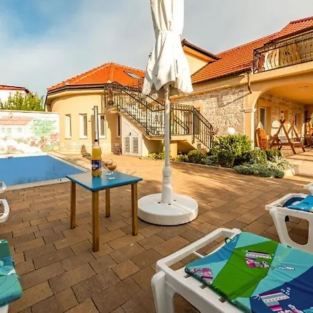4679-2 For 10 Pers In Holiday home