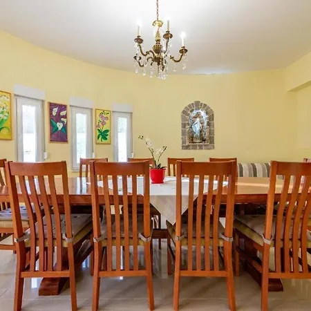 4679-2 For 10 Pers In Holiday home