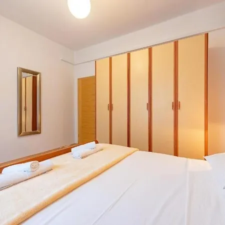 4679-2 For 10 Pers In Holiday home