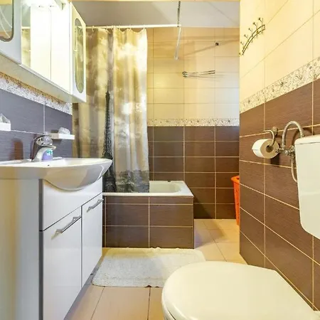 Vakantiehuis 4679-2 For 10 Pers In Ugljan